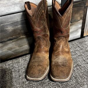 Men’s Ariat boots size 8D